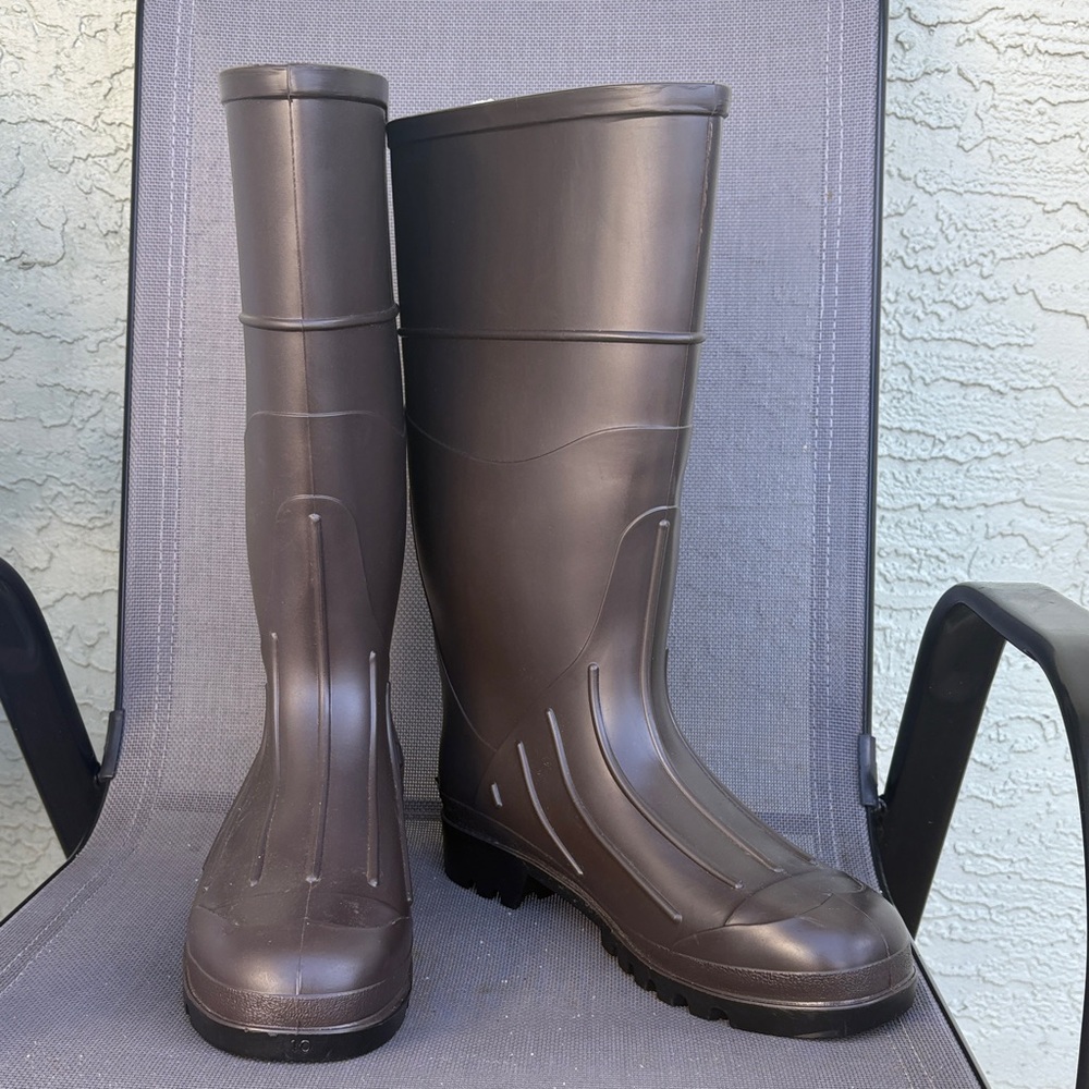 Servus Men's Brown Waterproof Boots size: 10